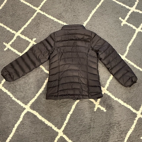 New - Size M Patagonia Kids Black Puffer Jacket - Picture 8 of 10